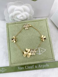 Picture of Van Cleef Arpels Sets _SKUVanCleef&Arpelssuits09125816592